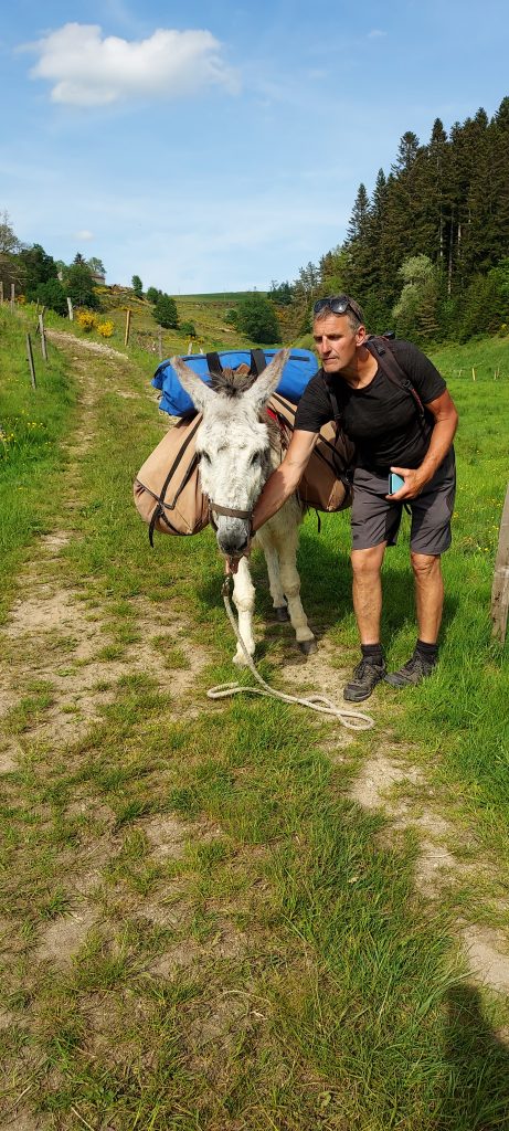 Pierre et Nanou sur le GR65 pour Compostelle